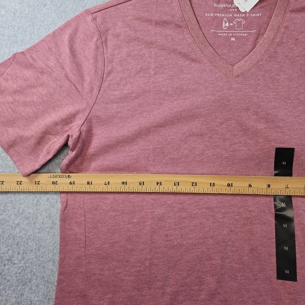Banana Republic Shirt Mens M Lot Of‎ 2 V-Neck Tagless Jersey Poly Blend Eco